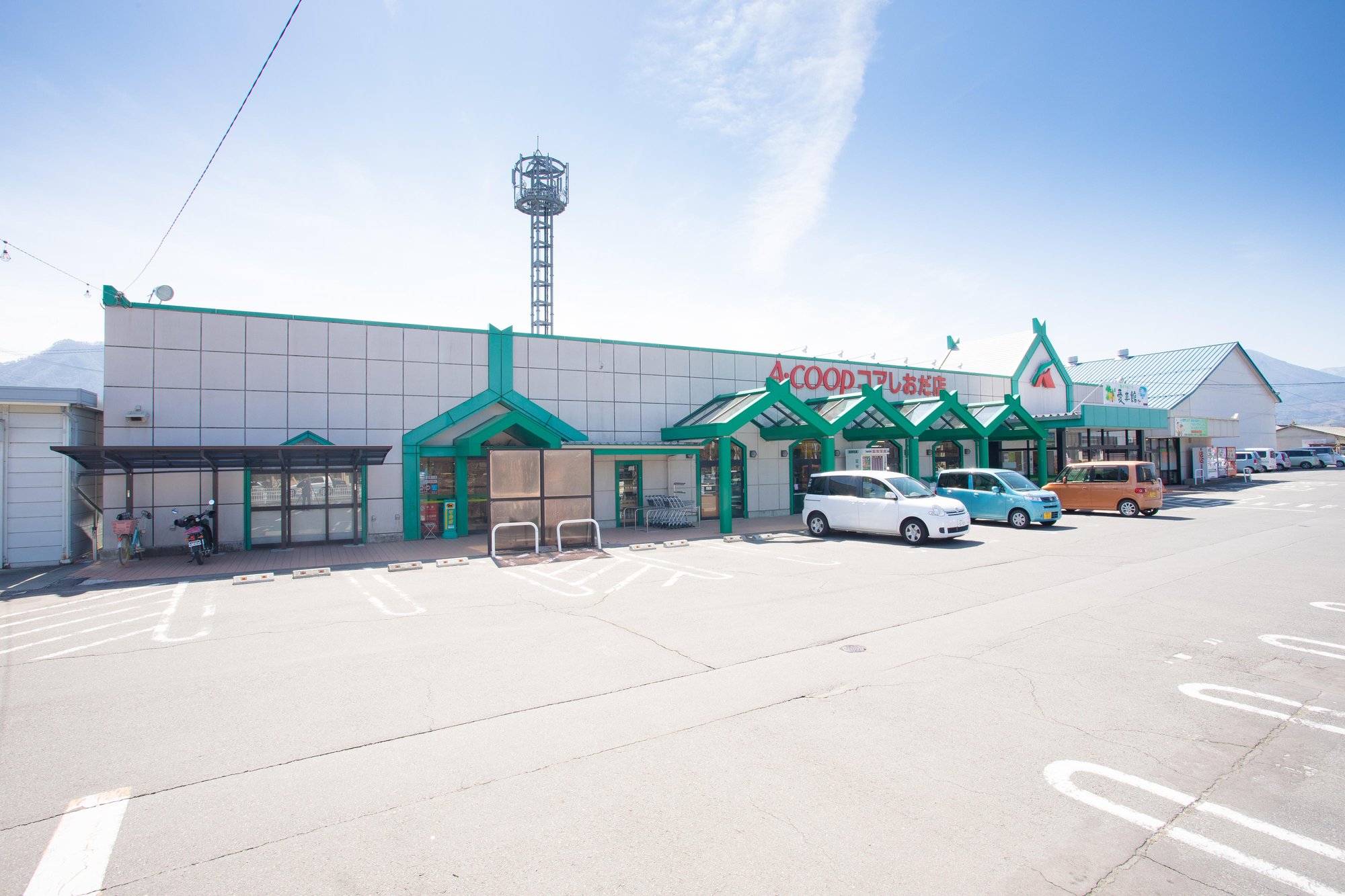 コアしおだ店外観