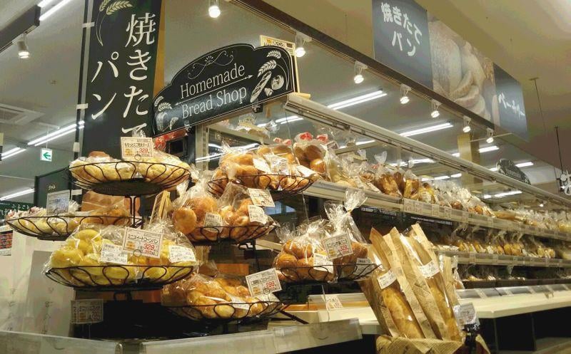 食パンの焼きあがりは午前11時ごろになります。